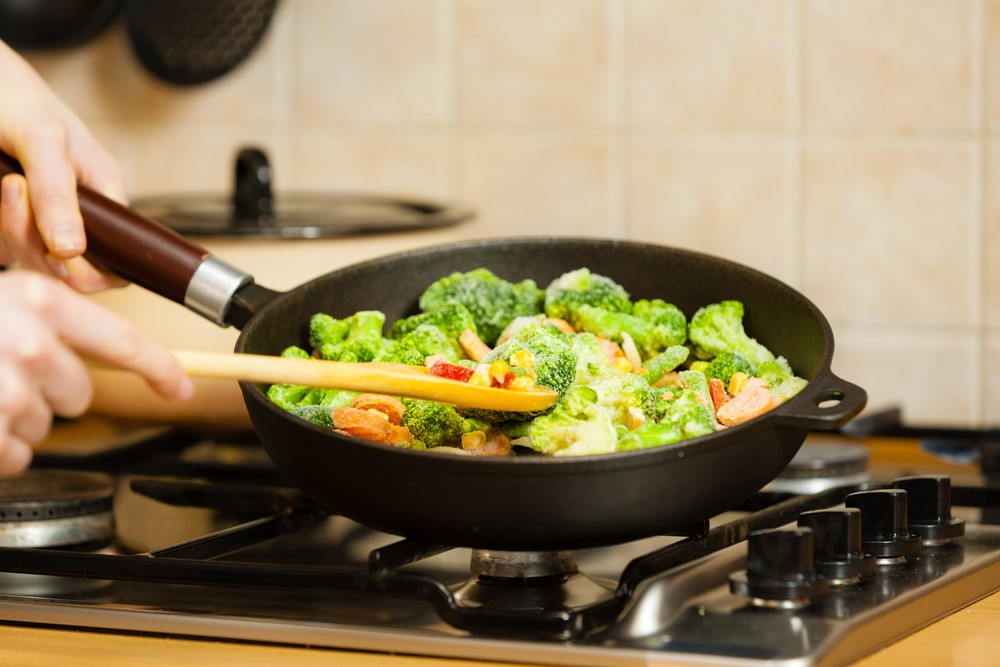 Cooking frozen vegetables in a fry pan